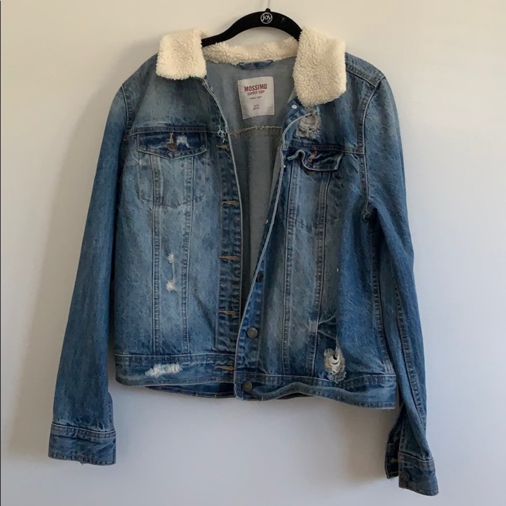 Denim jacket with faux fur collar